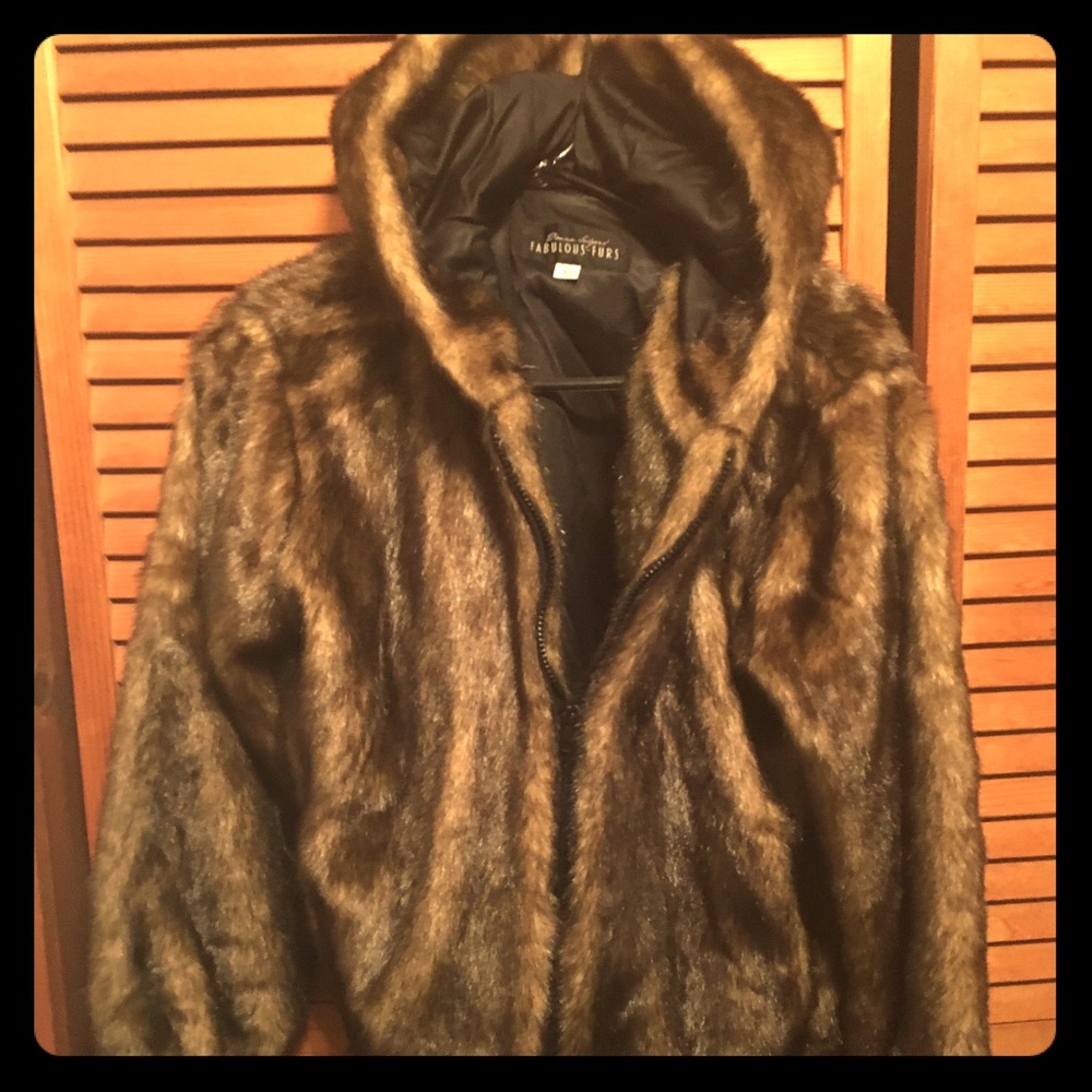 Donna Salyers’ Fabulous Furs